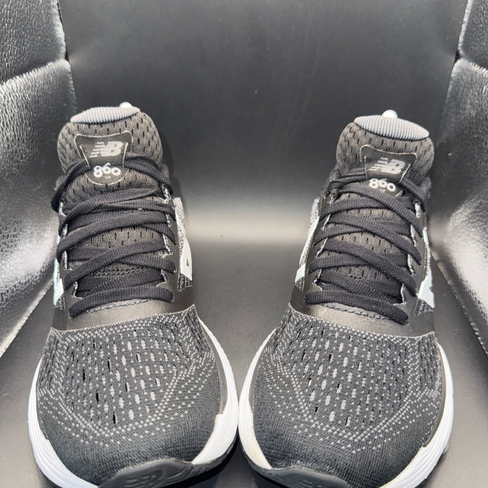 Size 9 - New Balance Fresh Foam X 860v13 Black White Women, Clean, No Box, 7/10.